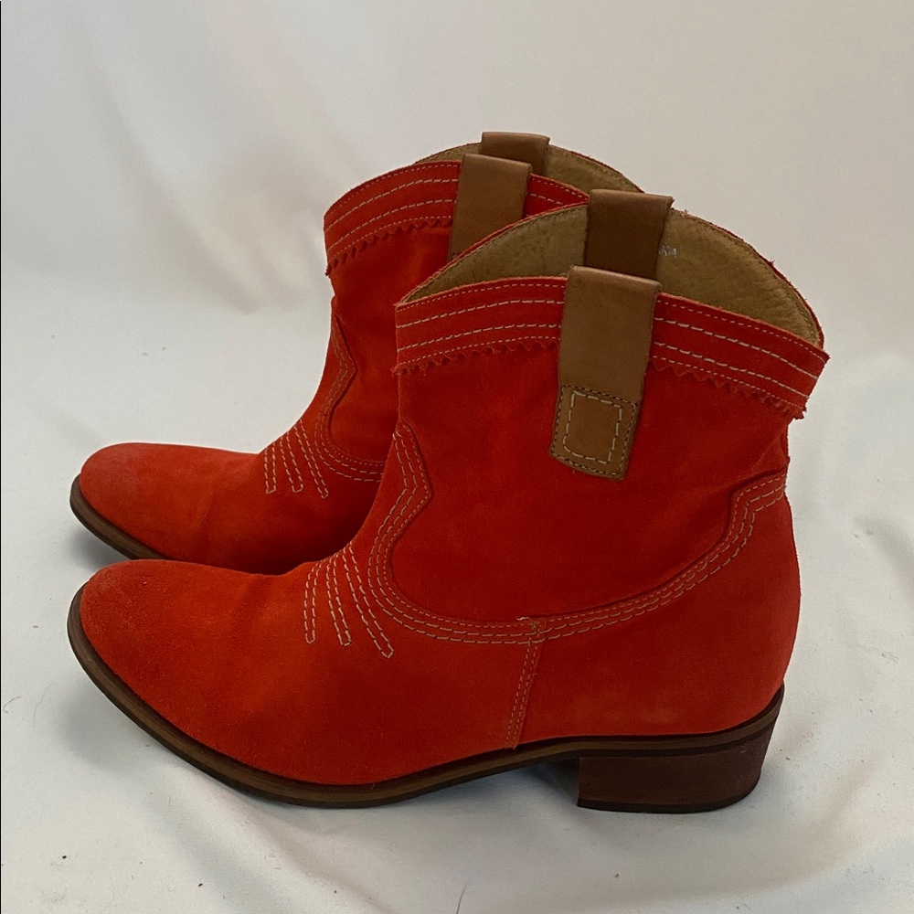 Sundance.   Orange suede Western Cowboy Boots - Picture 2 of 6
